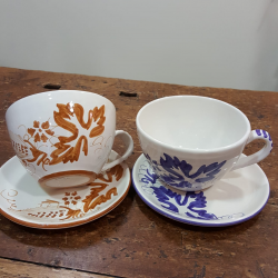 Ceramic cups with handle and saucer decorated romagnole