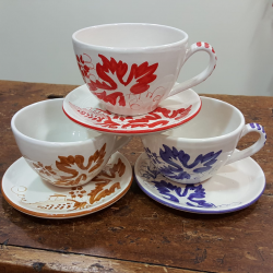 Ceramic cups with handle and saucer decorated romagnole