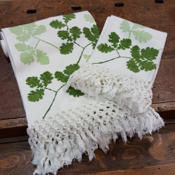 Pair of cotton towels with fringes