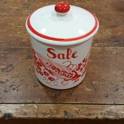 Salt container in ceramic