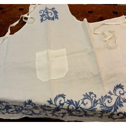 Kitchen apron in linen acanthus collection