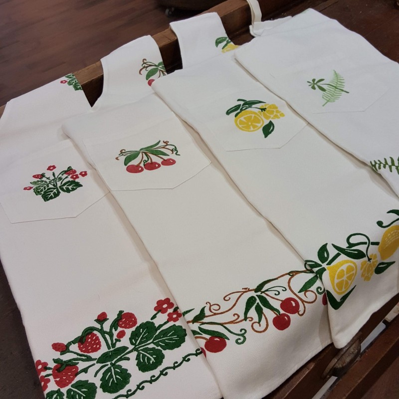 Apron decoration strawberries, cherries, lemons or fern