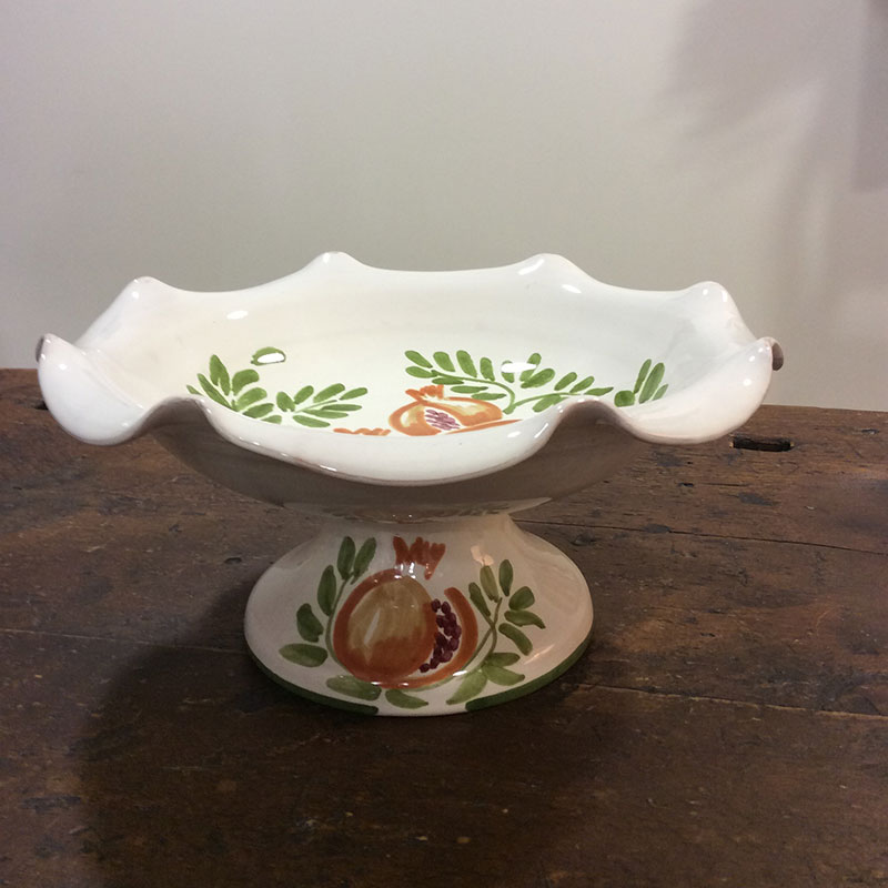 Fruit bowl in hand-decorated pottery