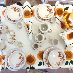 Table service Ceramic decoration sunflowers