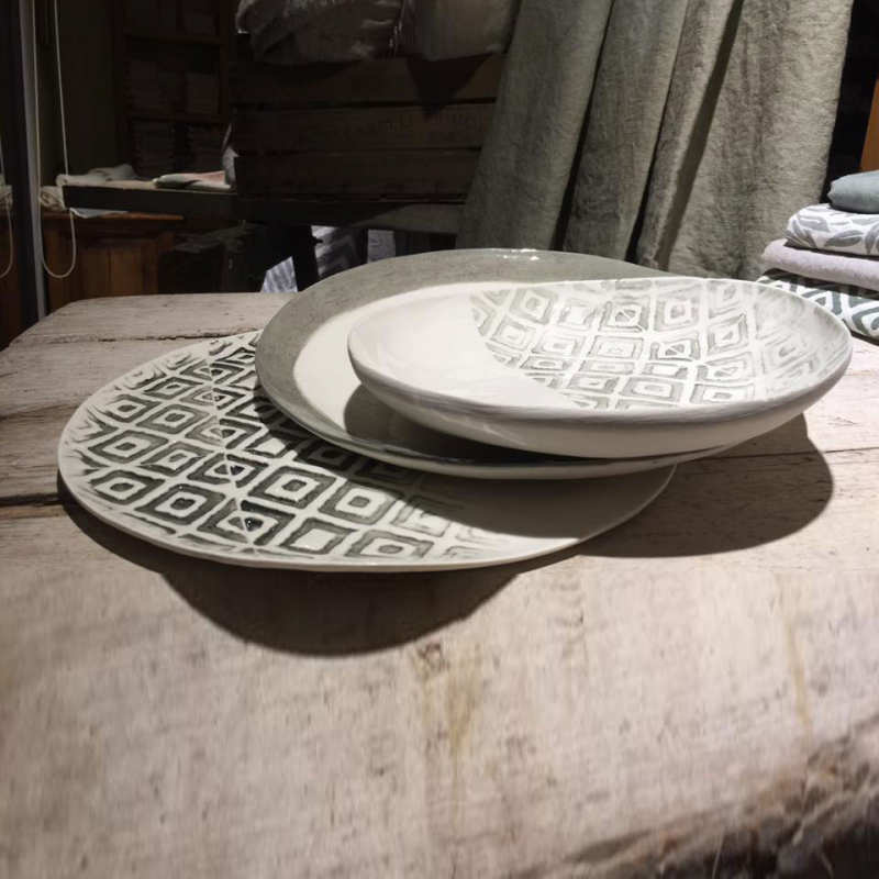 Set tris porcelain plates line chevron