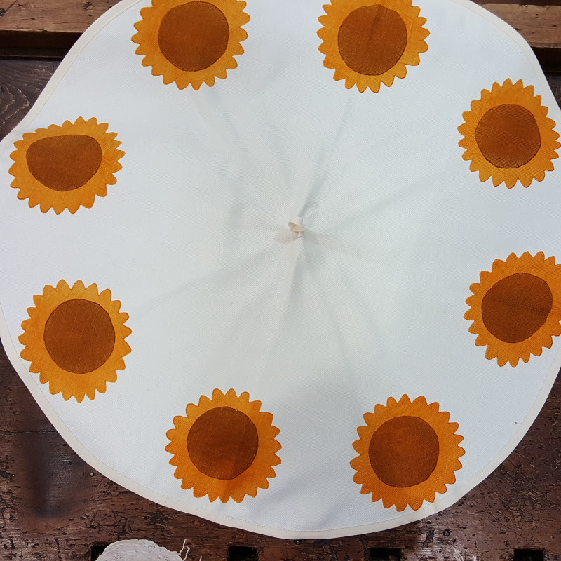 Round dish dryer towel with sunflower print